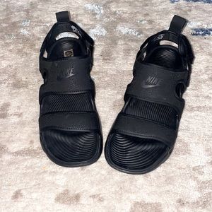 Nike sandals women’s 8